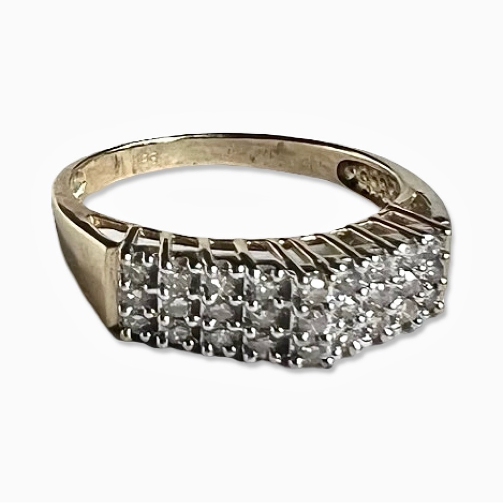 VTG Diamond and Gold Ring 10K Size 7.5 - Picture 3 of 10